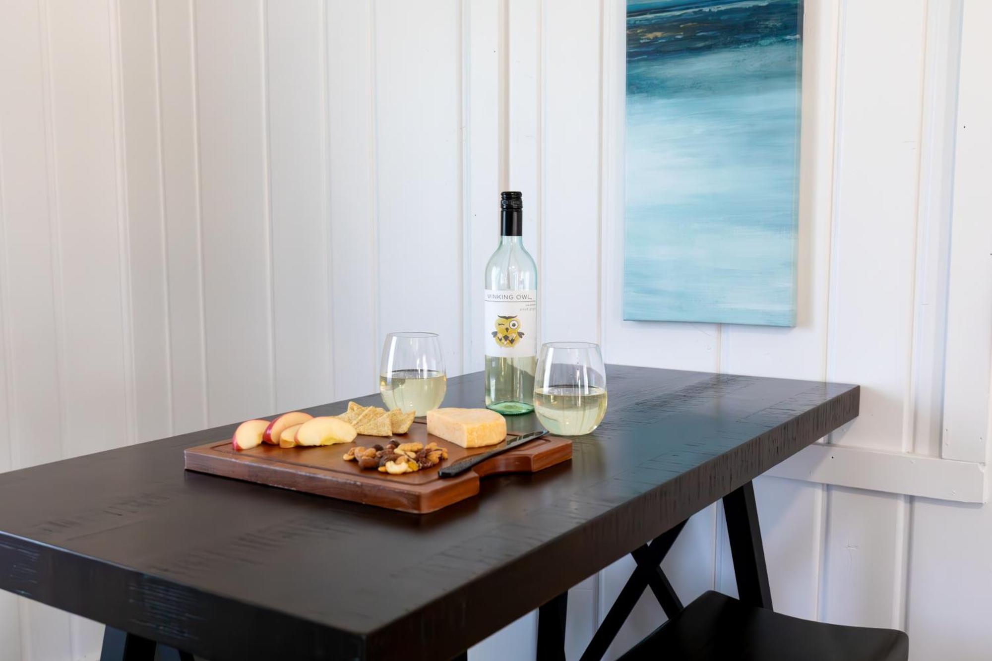 Anchor Bay Inn And Suites Sandusky Δωμάτιο φωτογραφία